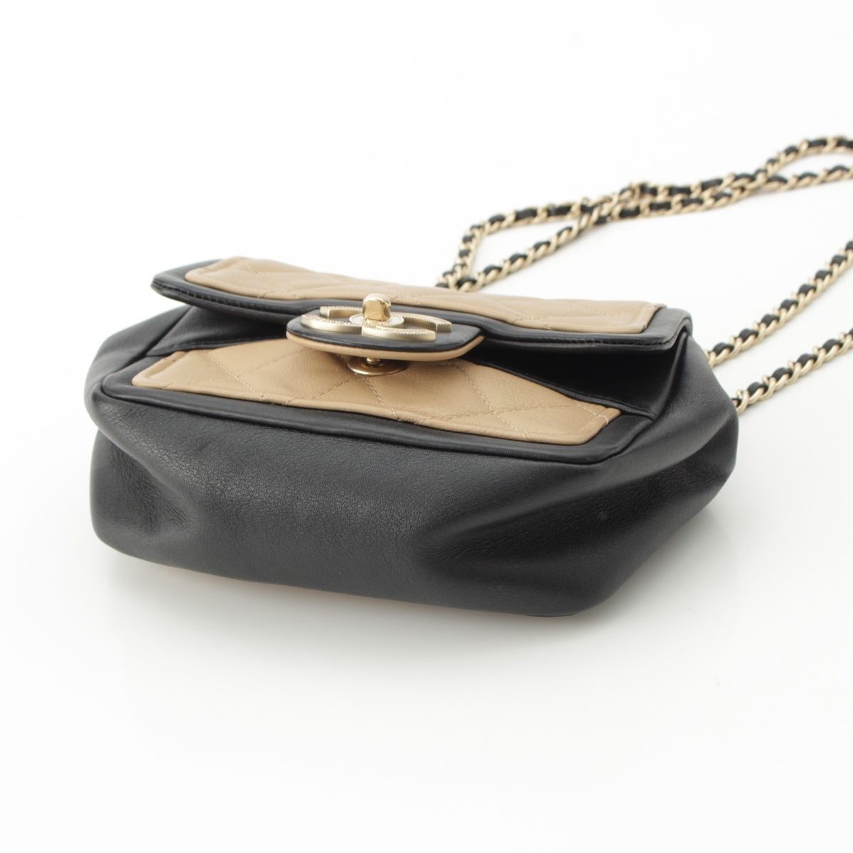 CHANEL ショルダーバッグ A92210 シャネル 19番台 ラムスキン ミニ マトラッセ チェーン
