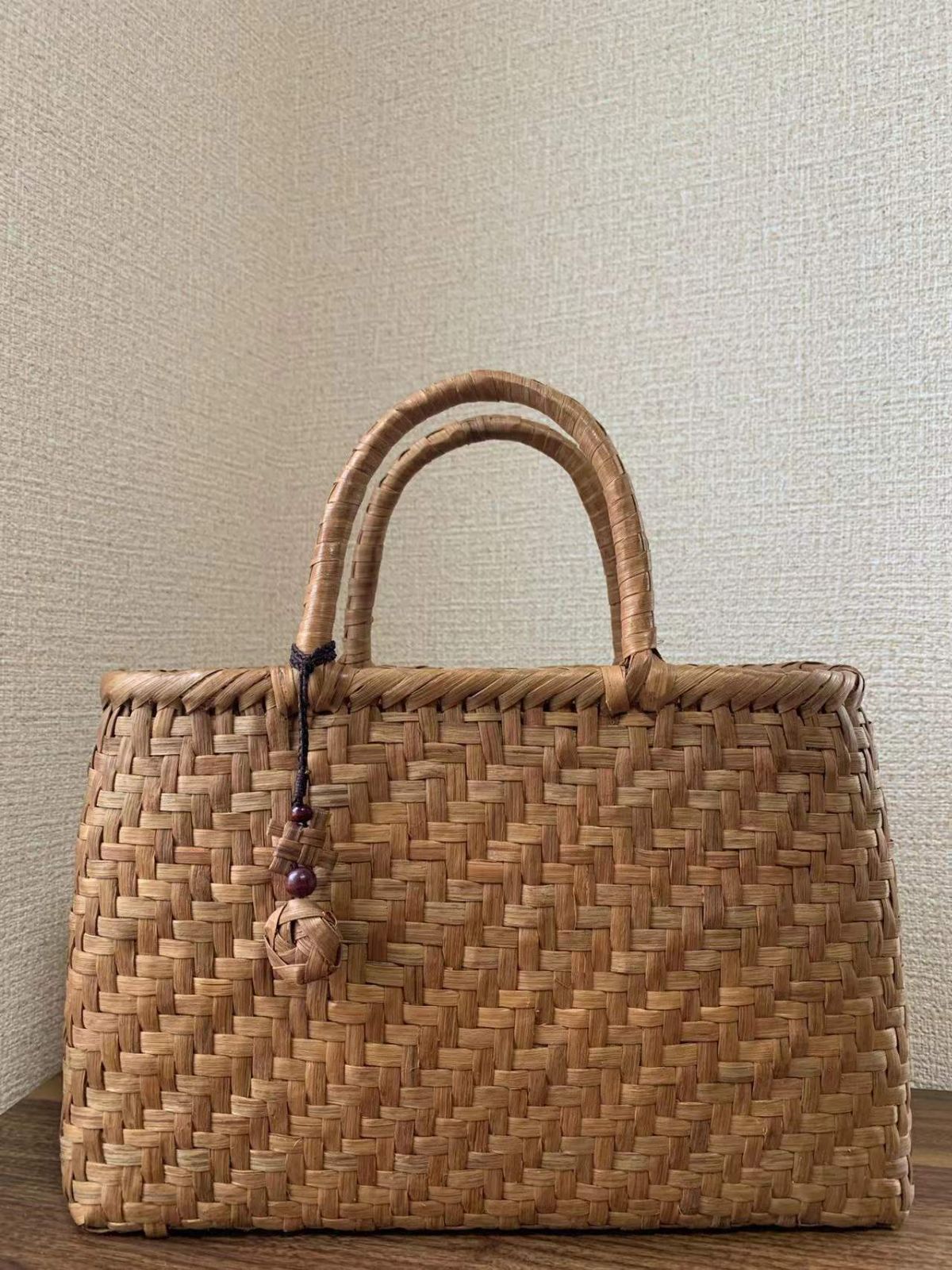 山葡萄 手作り 籠バッグ 網代編み 定番 チャーム付き