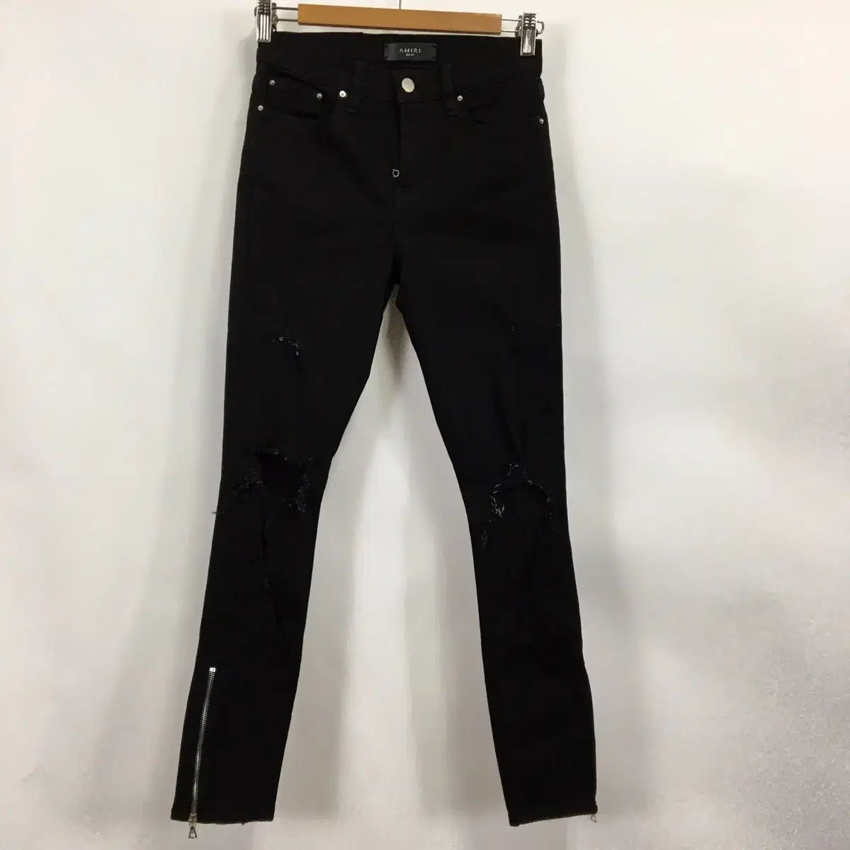AMIRI AMIRI アミリ 版 黒 破壊されたジーンズ 25 インチ