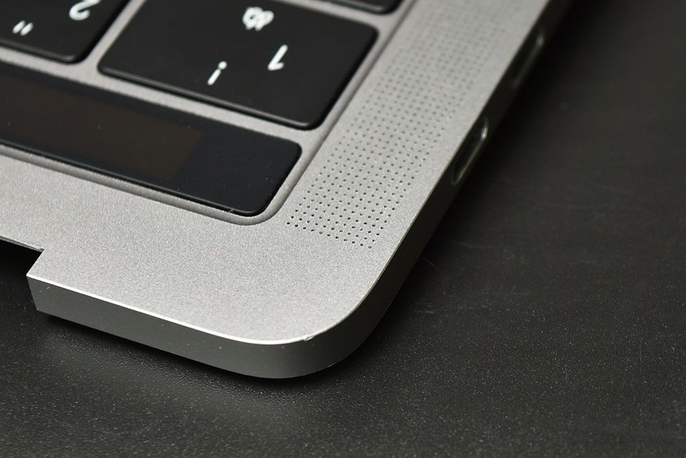 MacBook Pro スペースグレー 日本語キーボード スペースグレイの新色