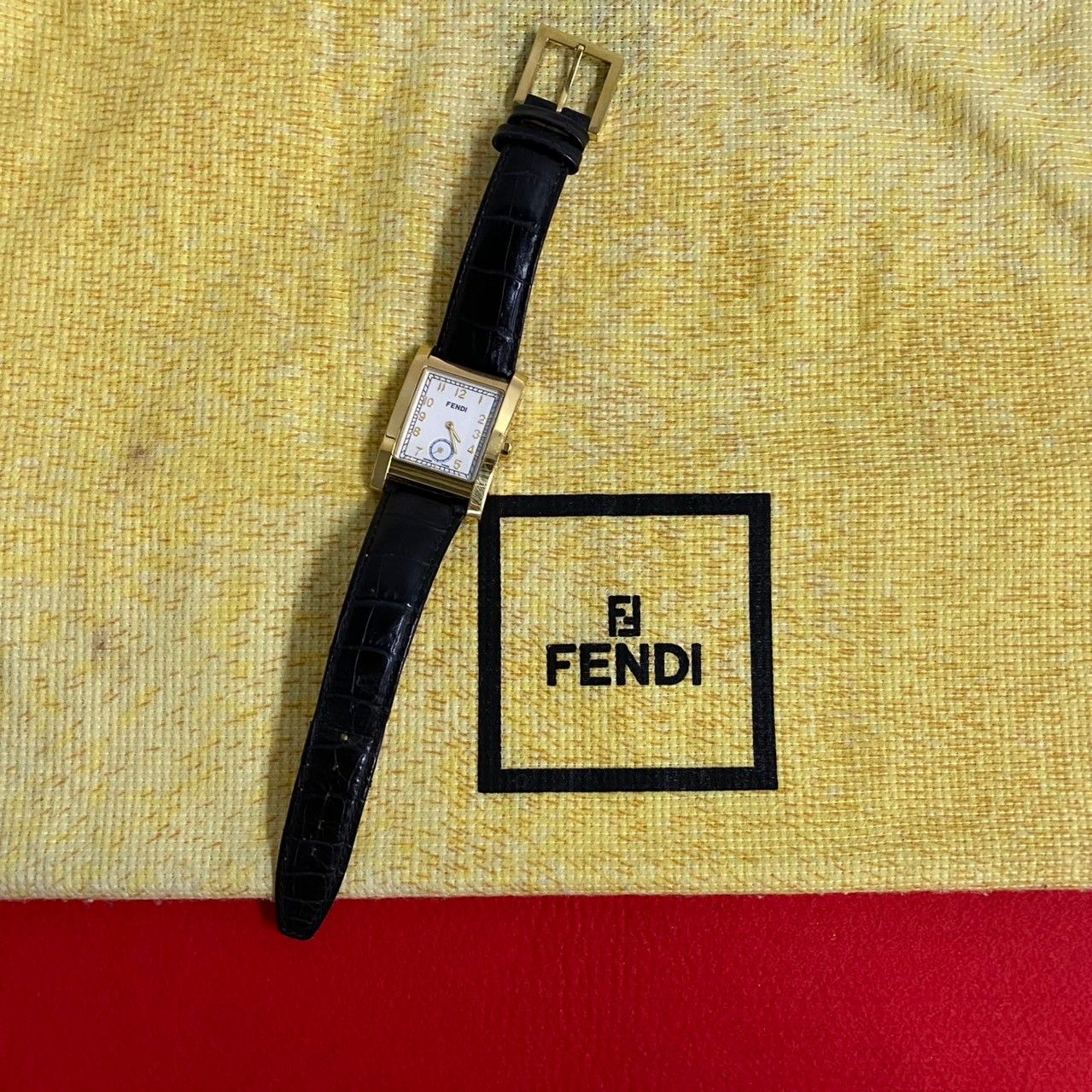 稼働品 希少品 極 美品 FENDI フェンディ クォーツ レザー ベルト 本革 