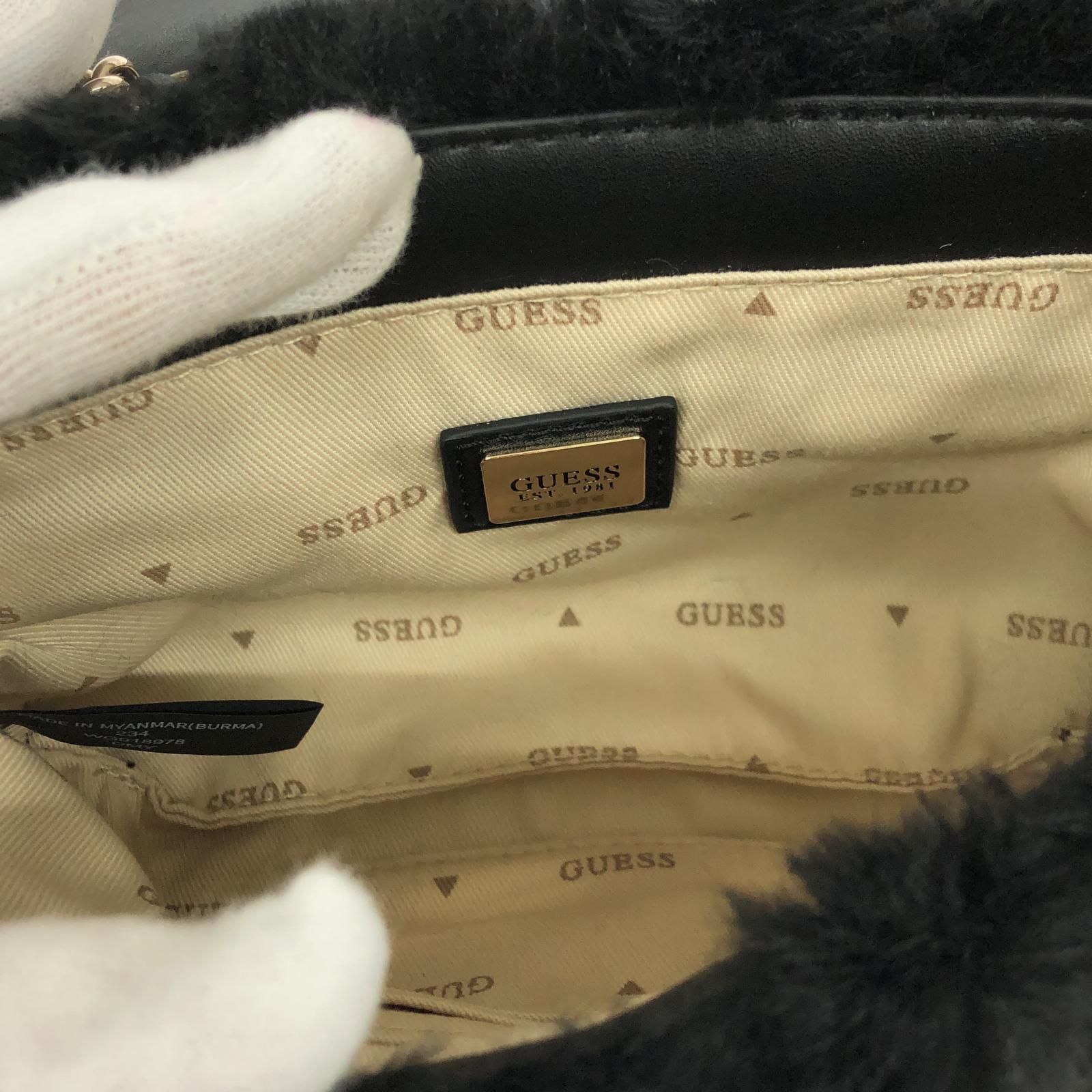GUESS ゲス 保存袋付き ファーショルダーバッグ/ブラック レディース 