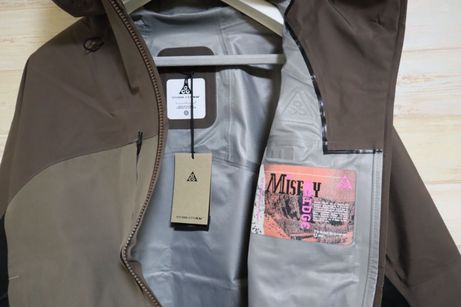 ナイキ ACG NIKE Misery Ridgeシェルジャケット ゴアテックス ナイキ ACG NIKE Misery Ridgeシェルジャケット ゴアテックス