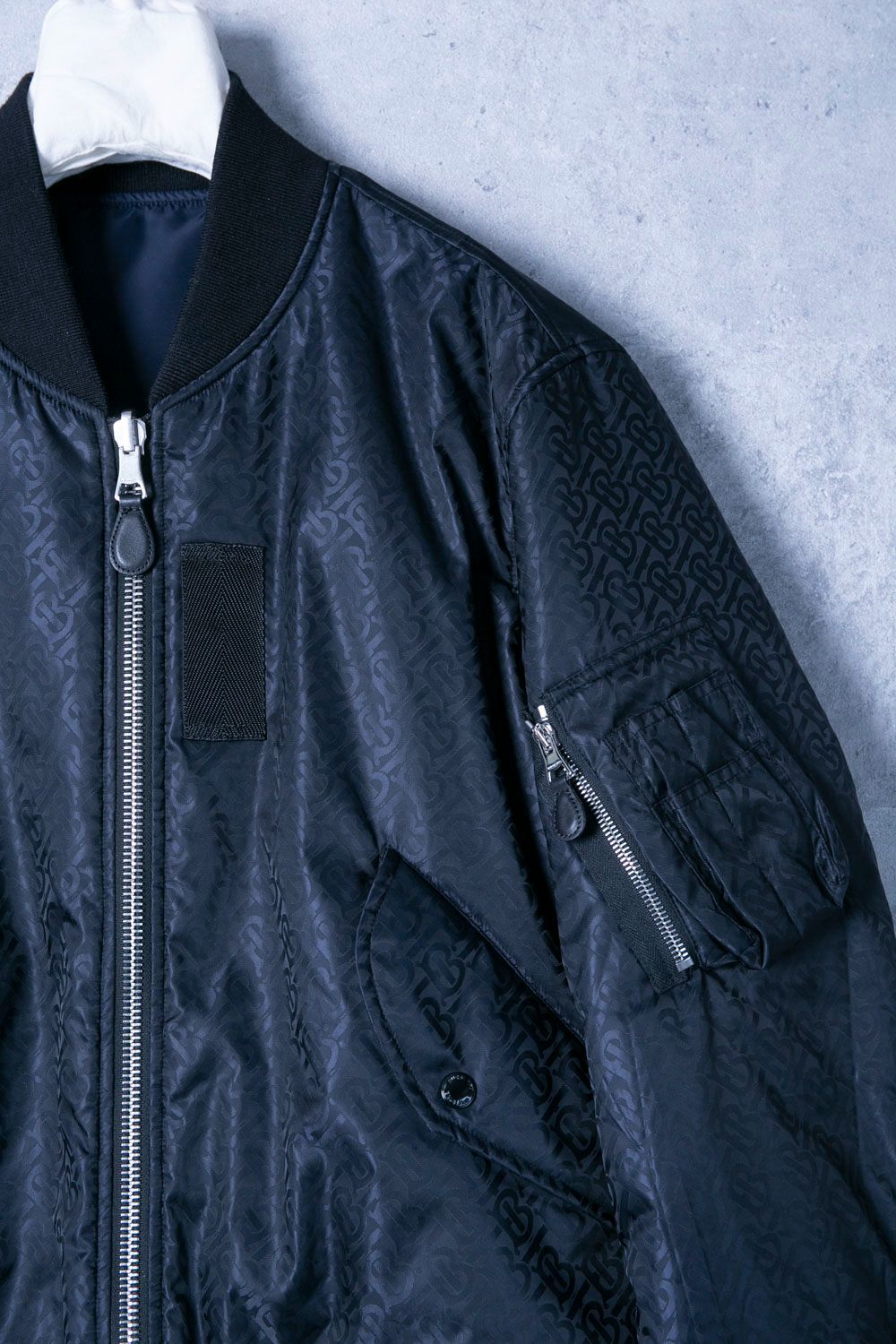 BURBERRY バーバリー MA-1ジャケット - メルカリ