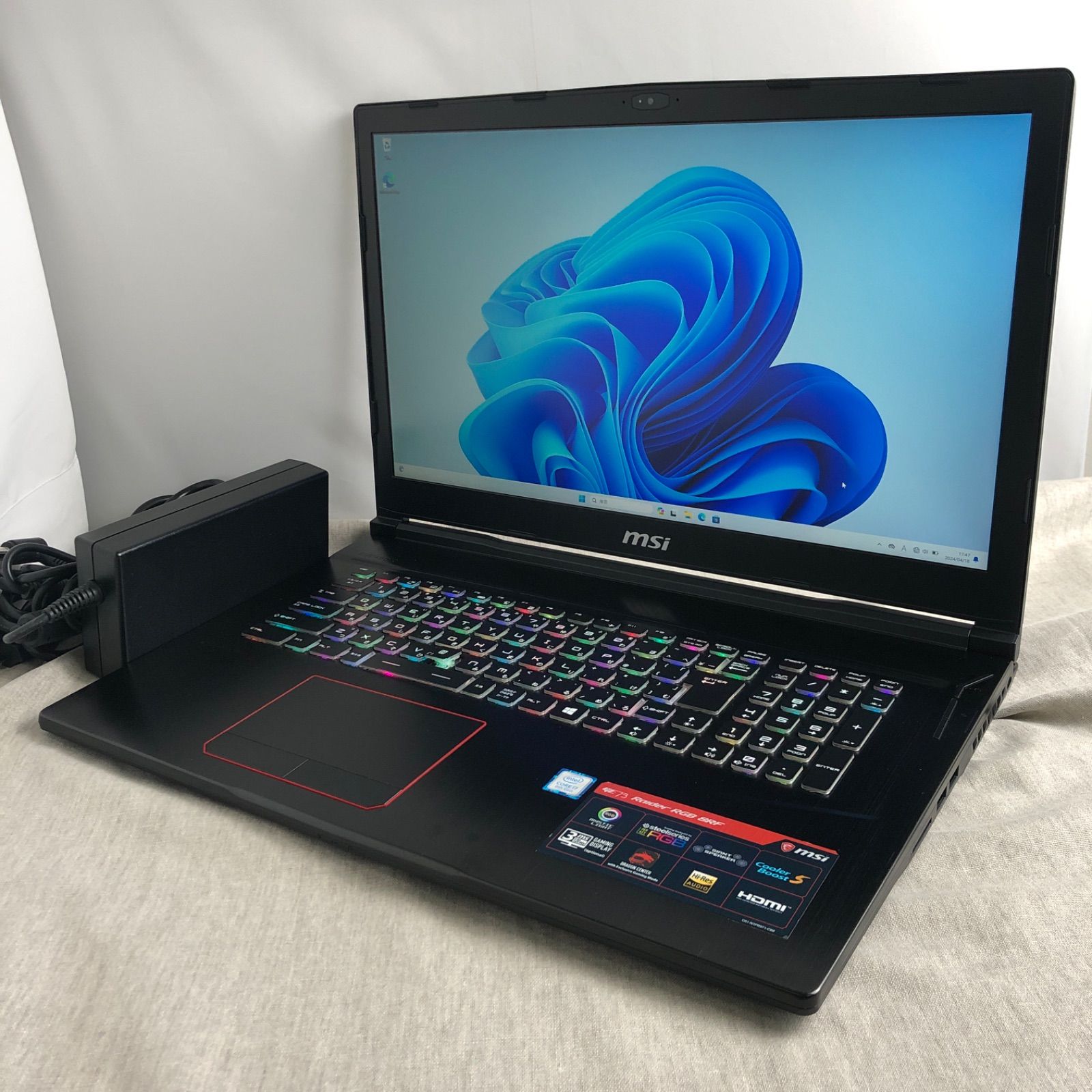 ゲーミングノートPC MSI GE73 Raider RGB 8RF-001JP【i7-8750H・GTX1070・16GB・SSD256GB+HDD1TB】ホワイトスポットあり/LT-240428（034521）