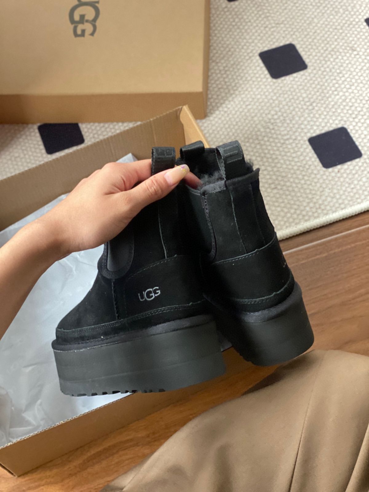 UGG アグ ブーツ レディース チェルシー 厚底 38 黒-