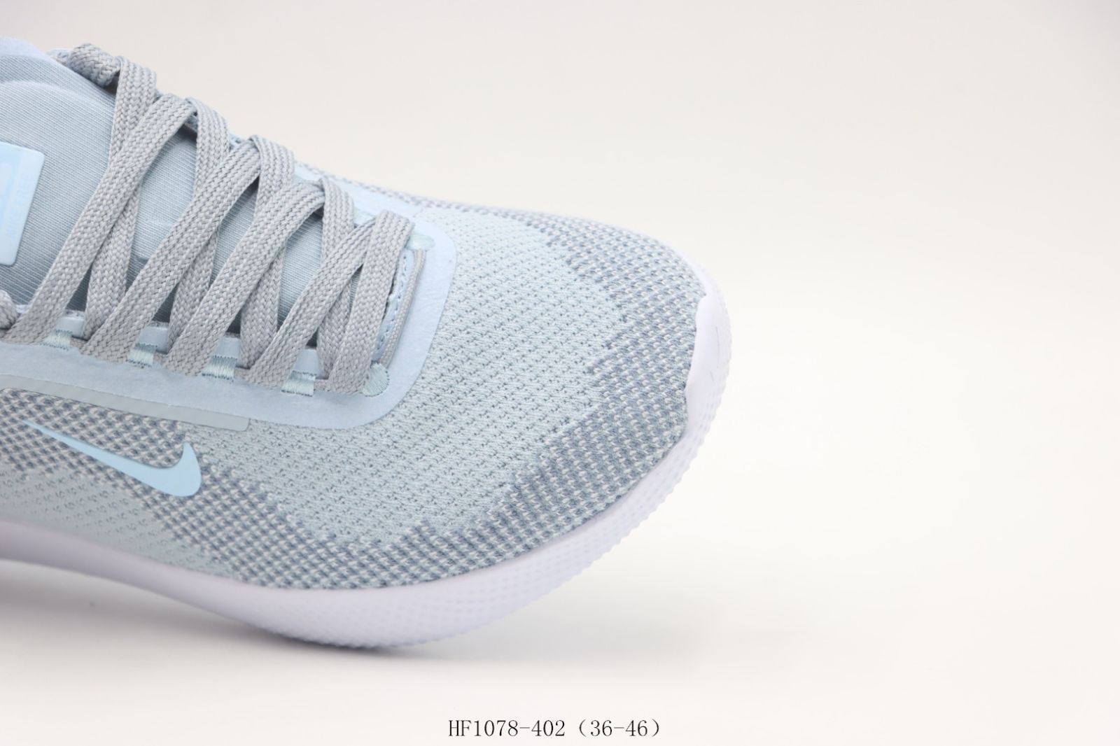  今日 ナイキ ランニングシューズ 藍白 HF 1078-402 Blue and White スニーカー キッズシューズ