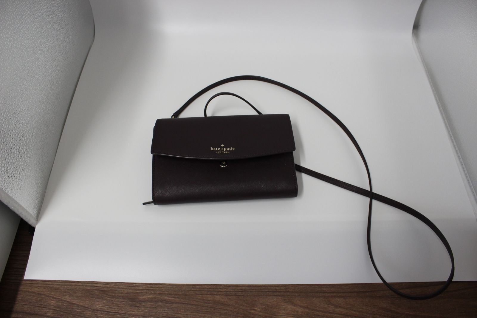 kate spade チェリー柄 スマホショルダーバッグ 未使用☆kate spade☆スマホケース☆スマホショルダーバッグ