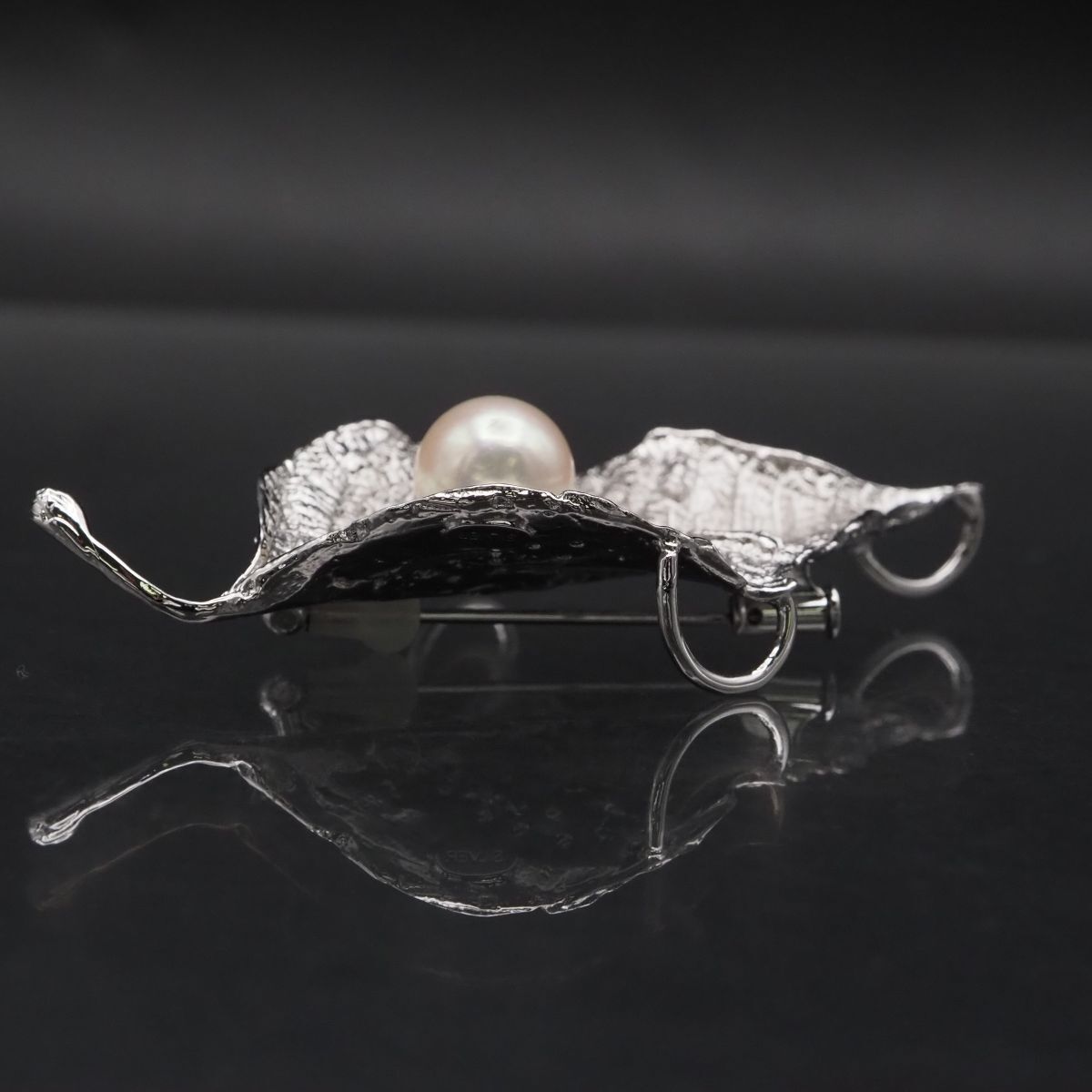 F786 本真珠 9.5mm珠 パール SILVER刻印 ブローチ リーフ デザイン シルバー コサージュ 6月誕生石