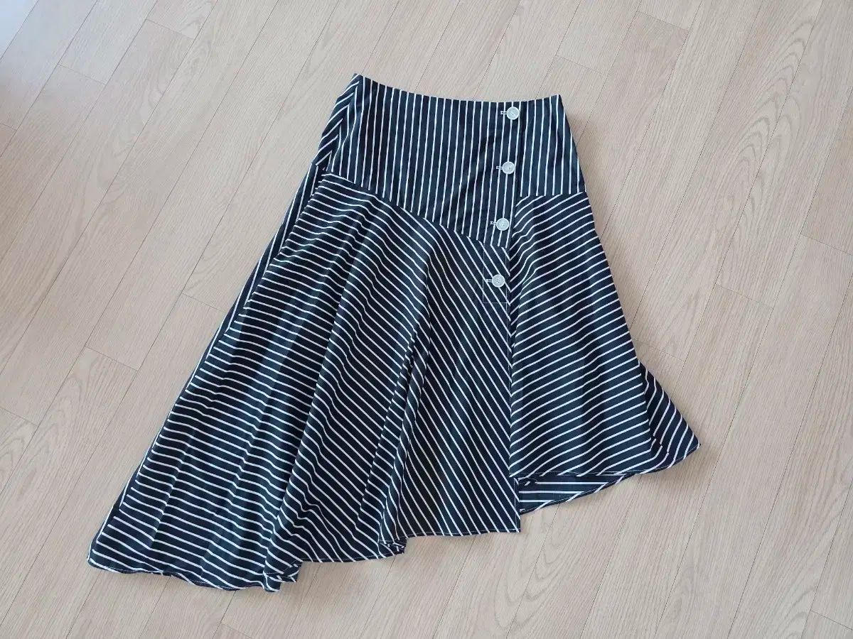 LAP ラップ スカート