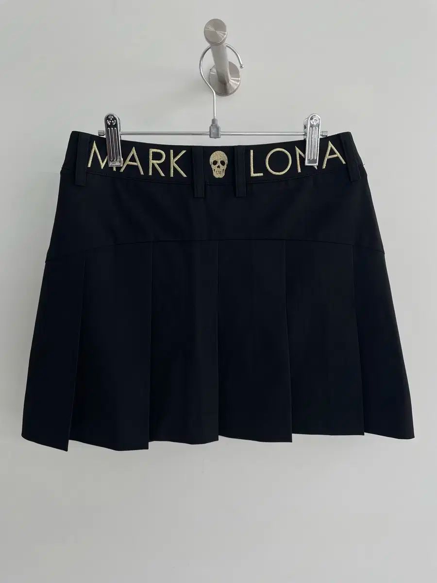 MARK - LONA マークアンドロナ ブラックホース
