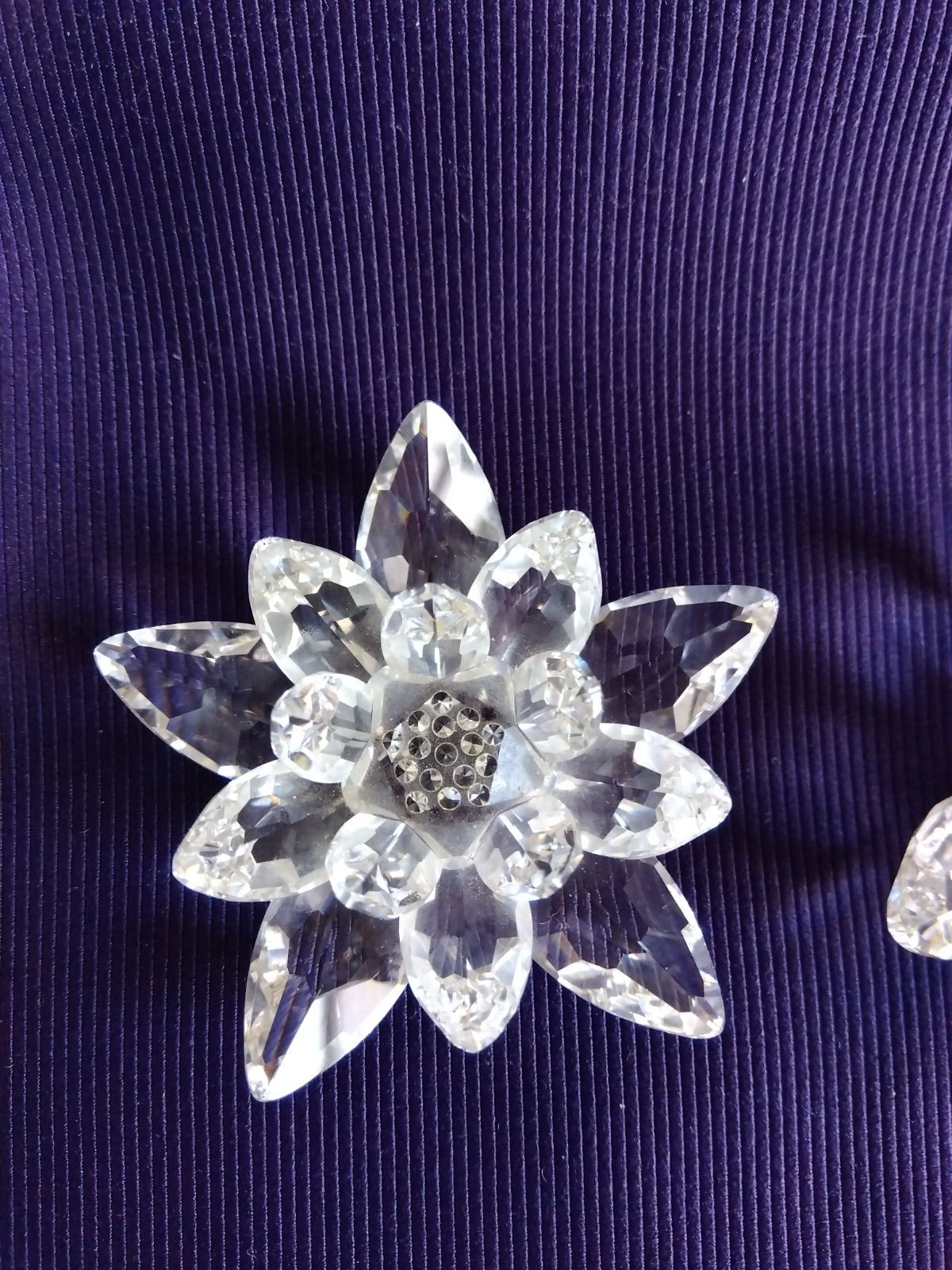 SWAROVSKI クリスタル838181 スイレン S 睡蓮 スワロフスキー 楽天市場】スワロフスキー Swarovski スイレン, Blue Violet
