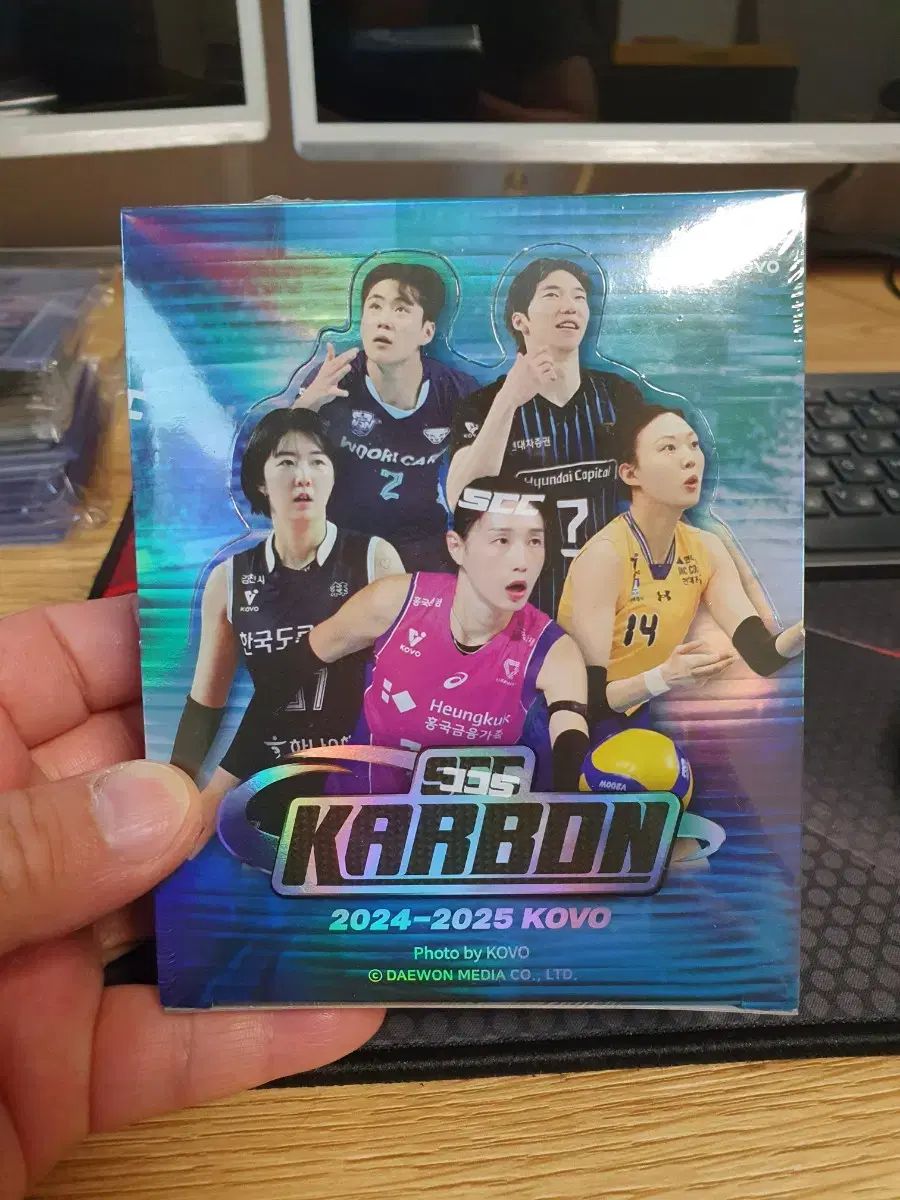 24 ー 25 KOVO KARBON カード