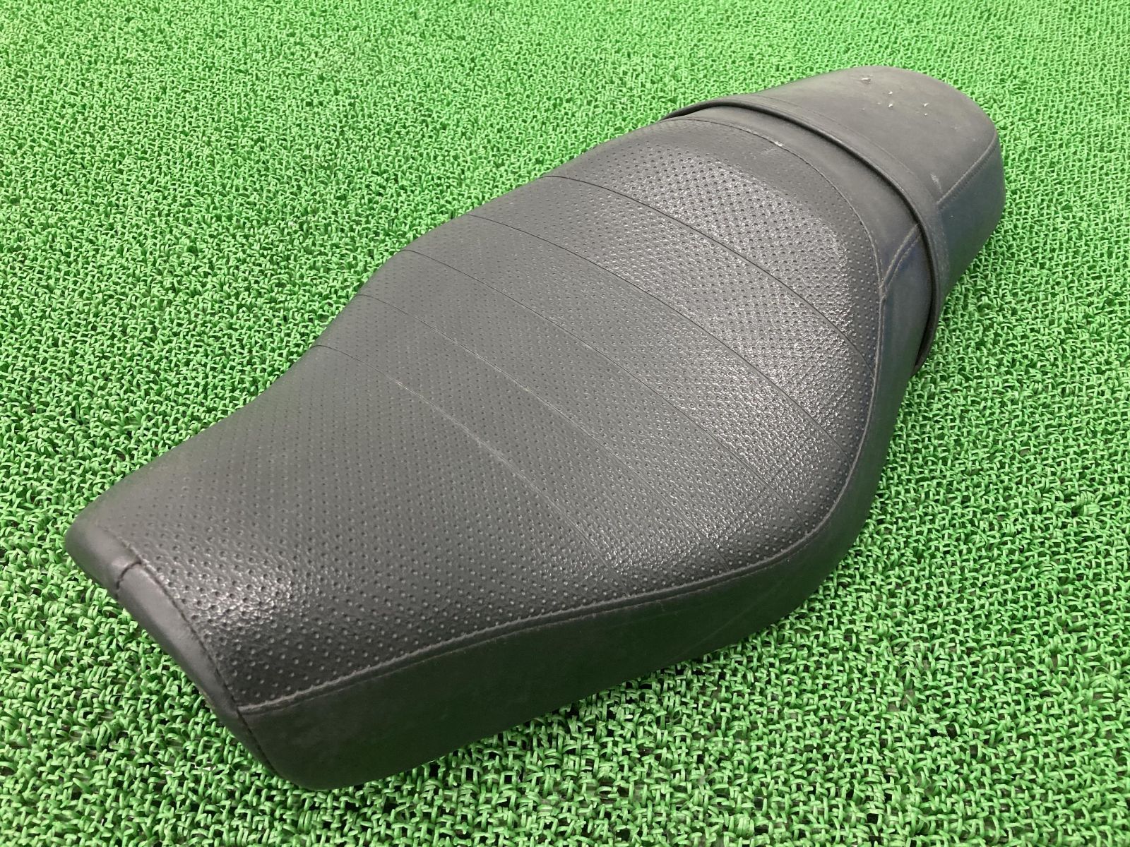 スポーツスター XL1200 純正ベース 張り替えシート アンコ盛り ゲルザブ入