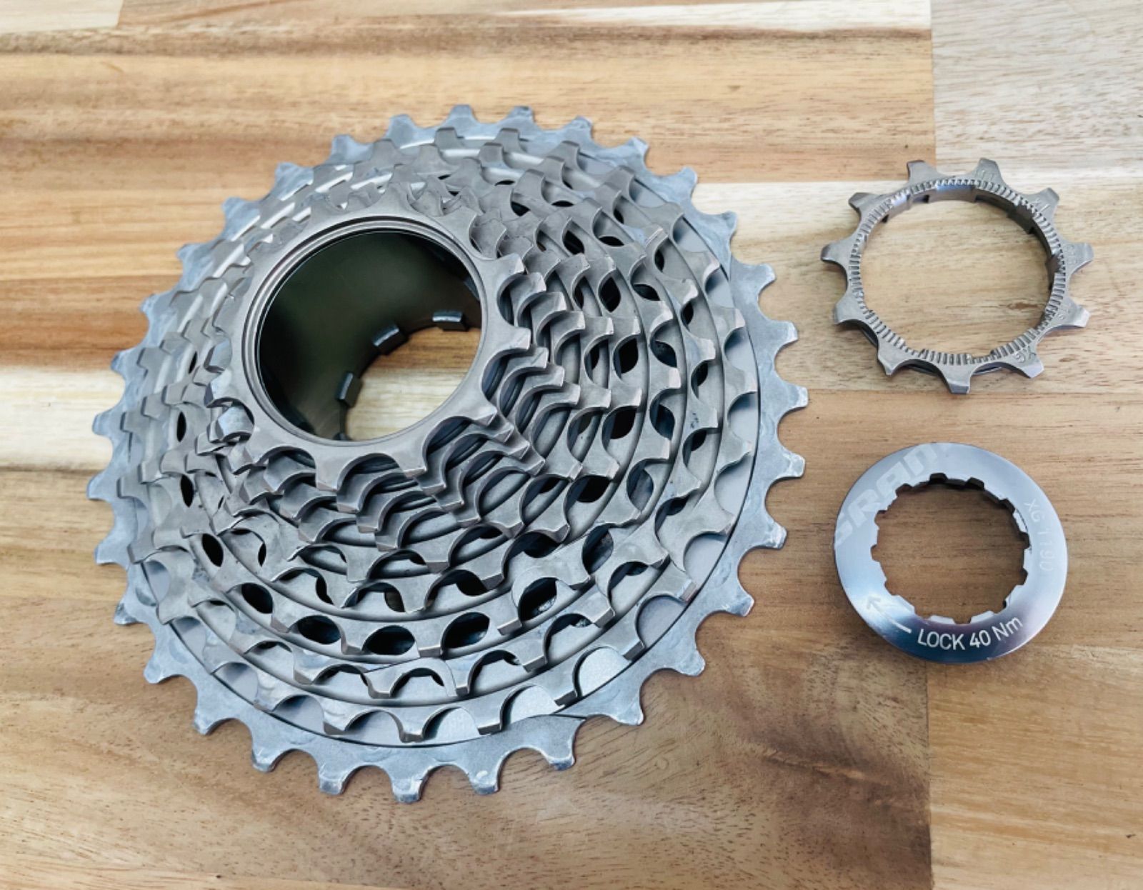SRAM red XG-1190 11速スプロケット　11-32t SRAM Red XG-1190 Red 11-32t Cassette 11-Speed SRAM Road Sram