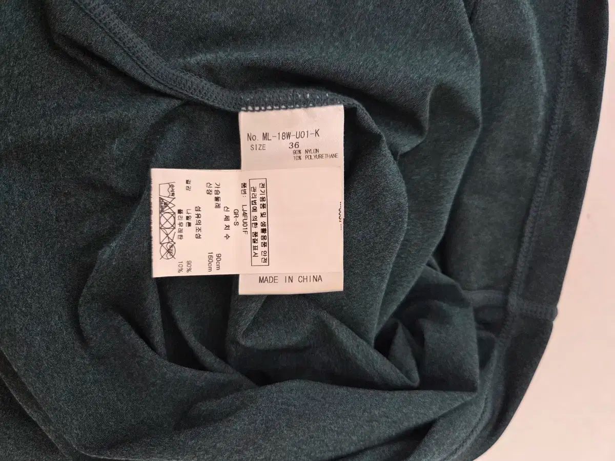 Tシャツ