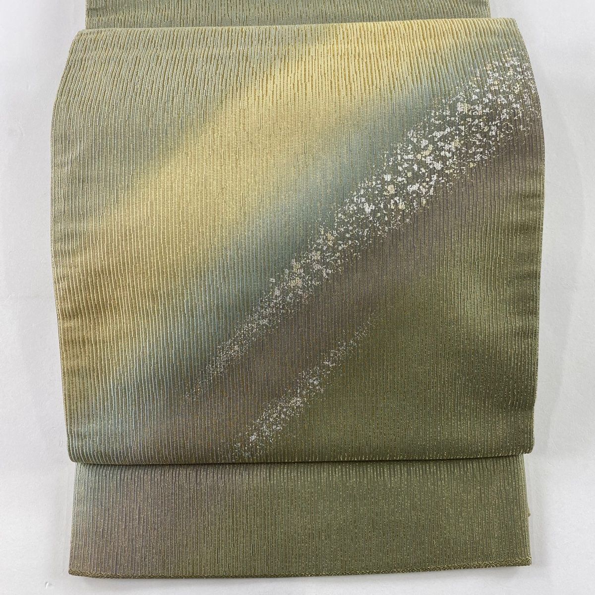 袋帯 秀品 縞 斜めぼかし 金糸 金銀彩 抹茶色 お太鼓柄 正絹