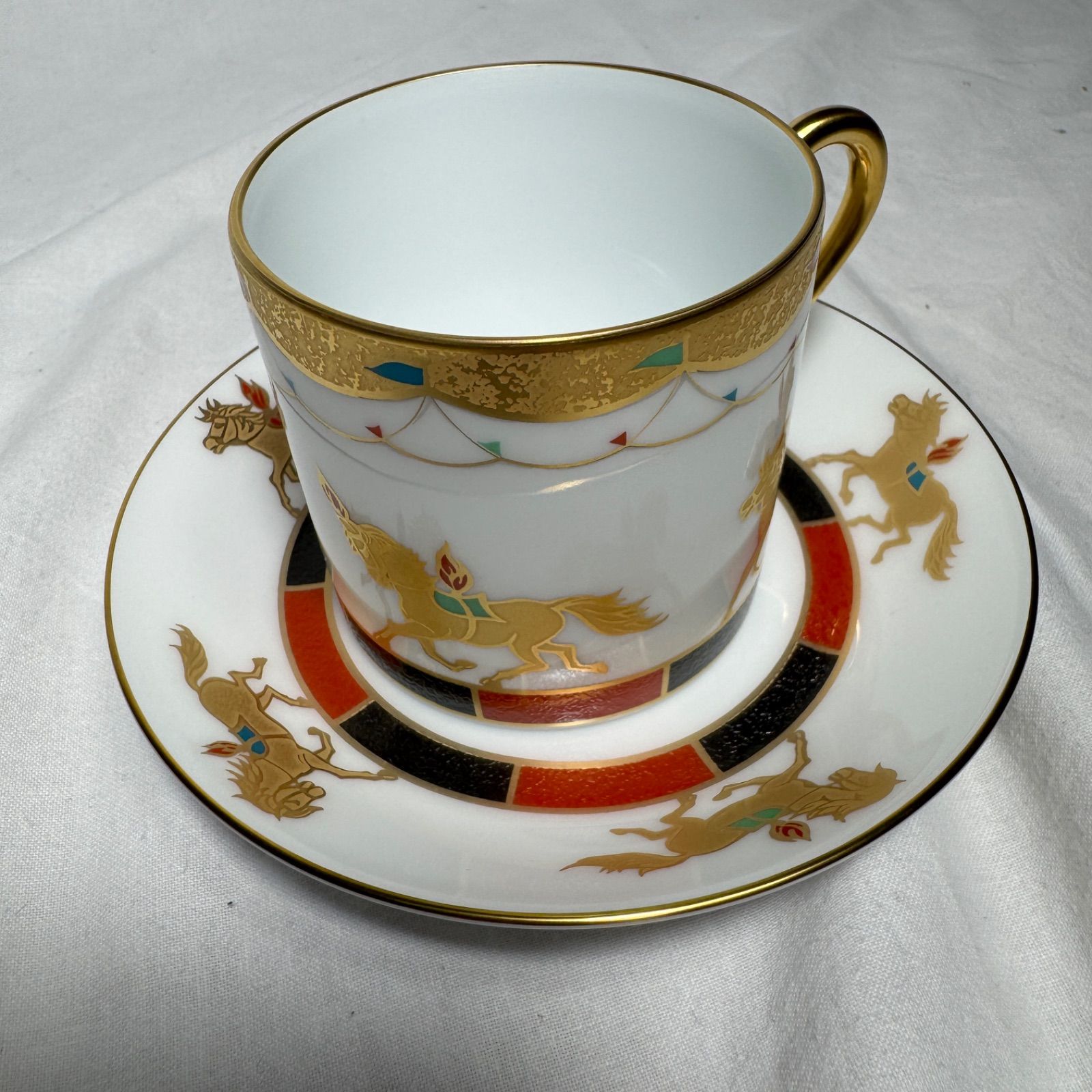 大倉陶園 コレクターズクラブ サーカスの休日 カップ＆ソーサー