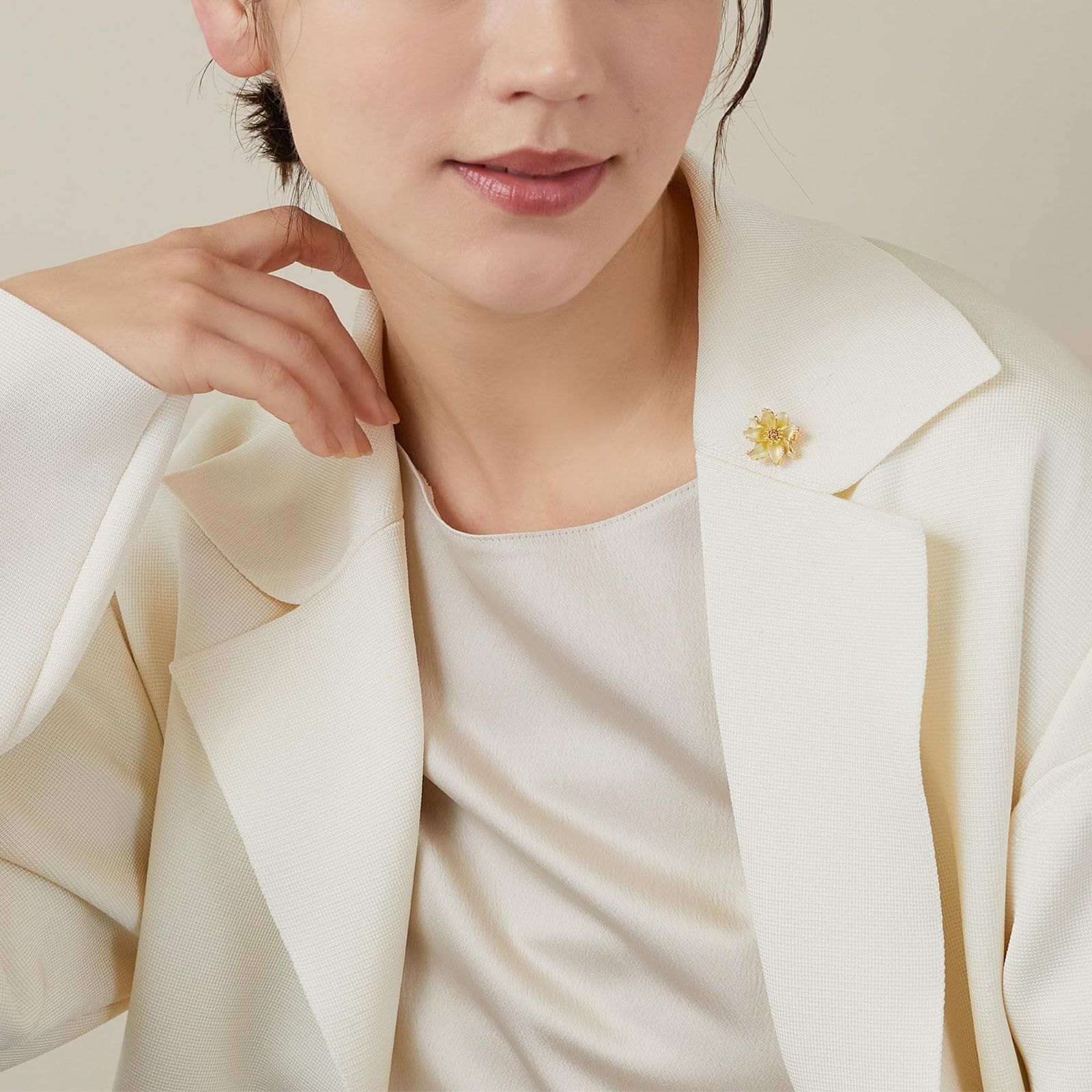 VENDOME スズランブローチ・イヤリングセット 刺繍ジュエリーBOX付き