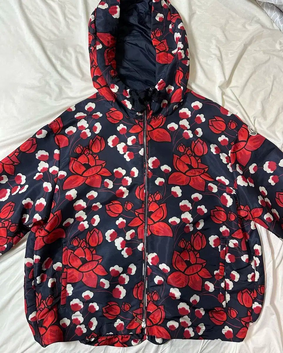 MONCLER(モンクレール) フラワー パターン ウィンドブレーカー (女性用