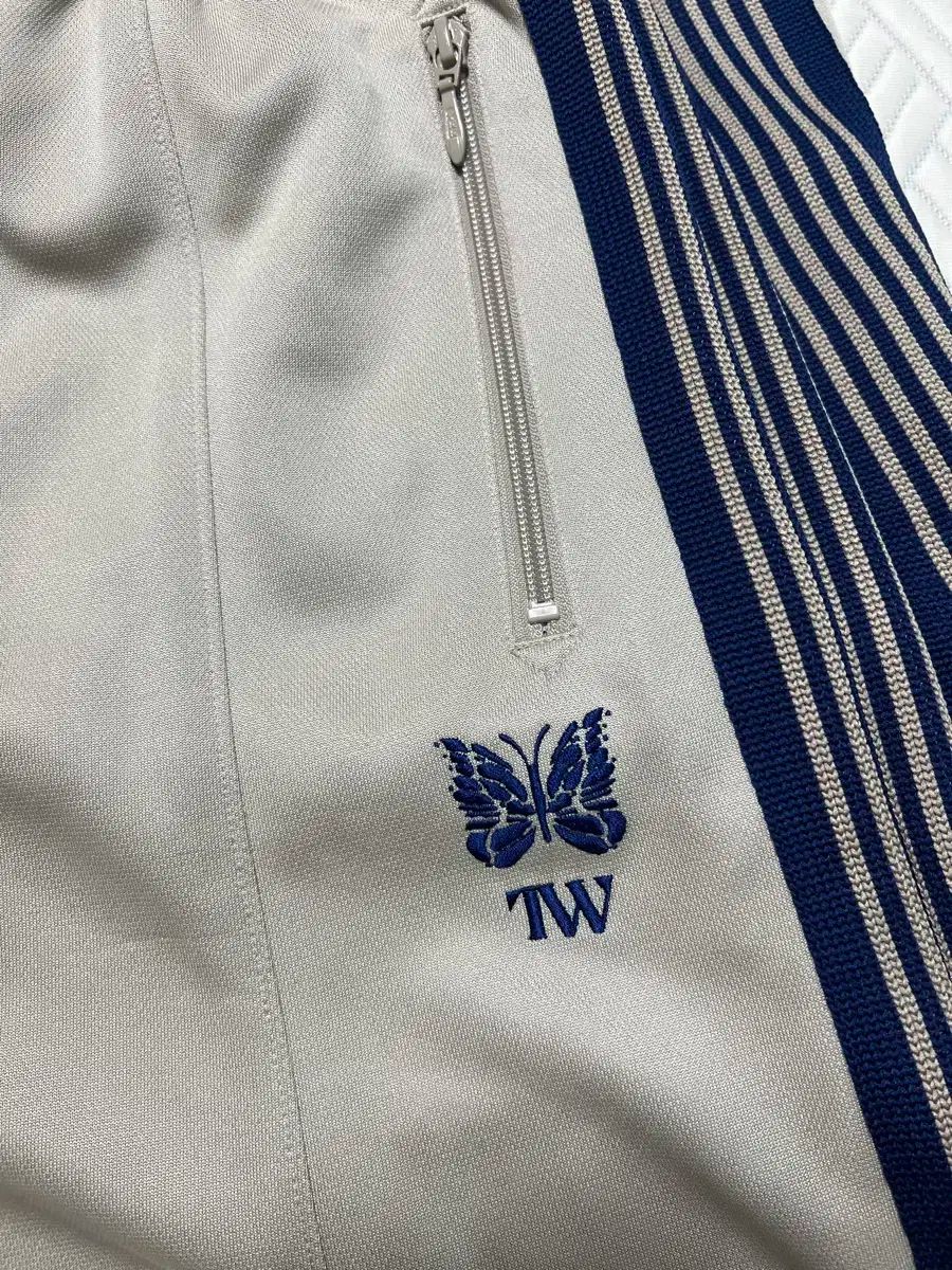  XL ニードルズ x TW HD トラック パンツ ベージュ ネイビー ジョガーパンツ スウェットパンツ パンツ
