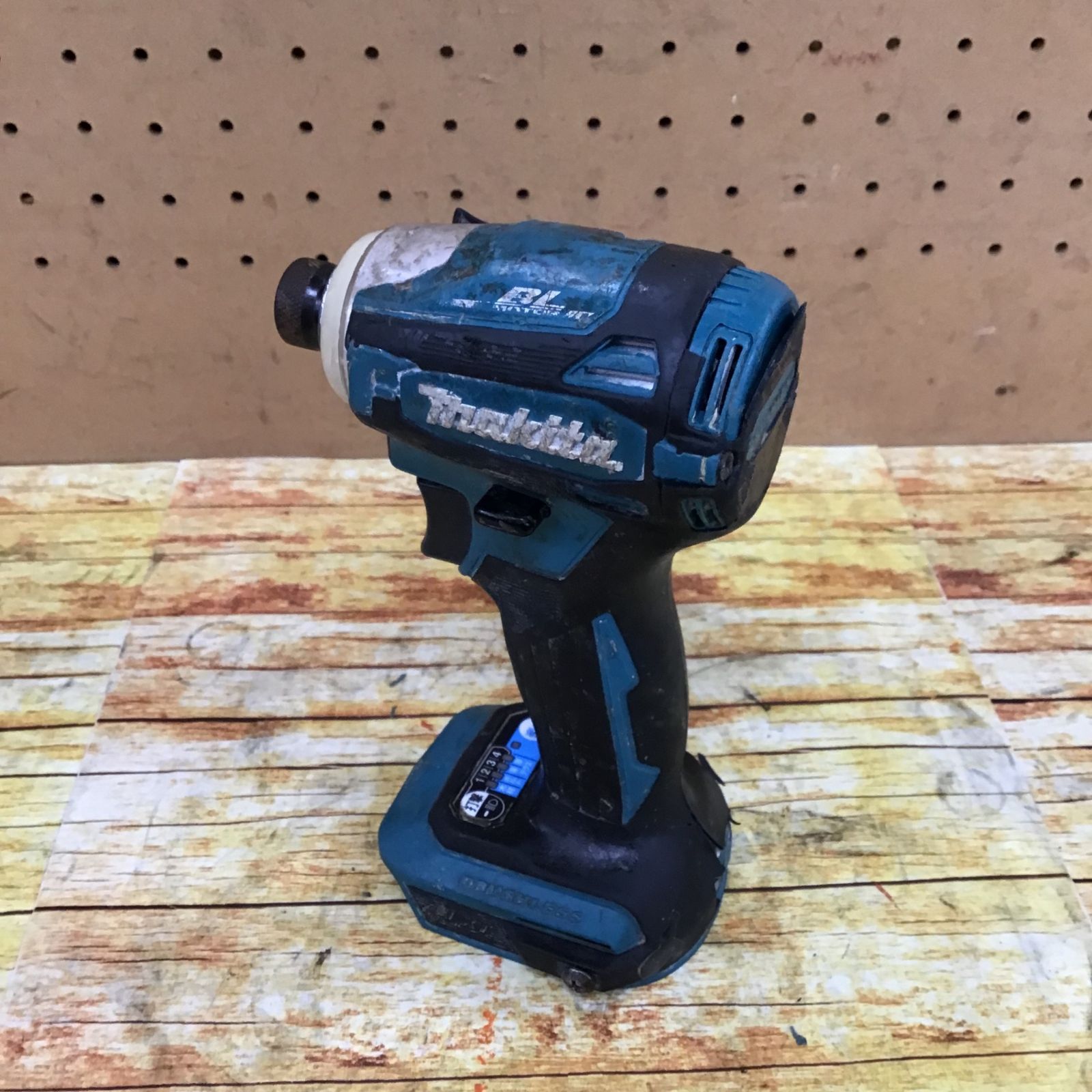 領収書発行可】☆Makita/マキタ 40vMax充電式インパクトドライバ 領収書発行可】☆Makita/マキタ 40vMax充電式インパクトドライバ