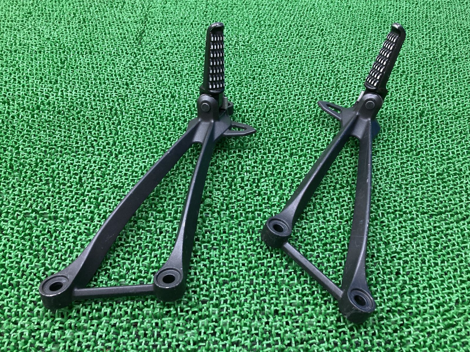 ZX-10R タンデムステップ 左右 0444/0445 カワサキ 純正 中古