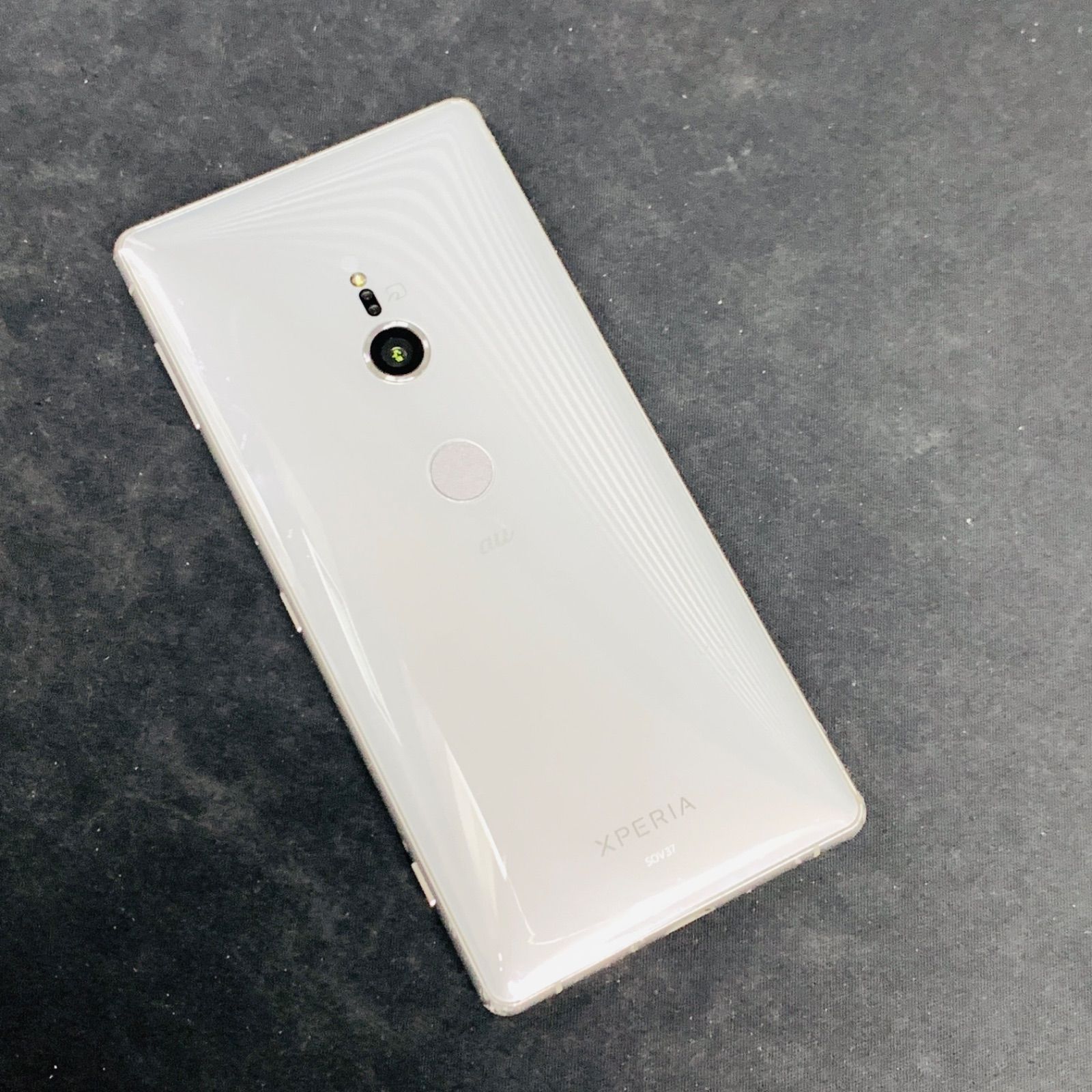 中古品】Xperia XZ2 auSIMロック解除済 64GB SOV37 シルバー