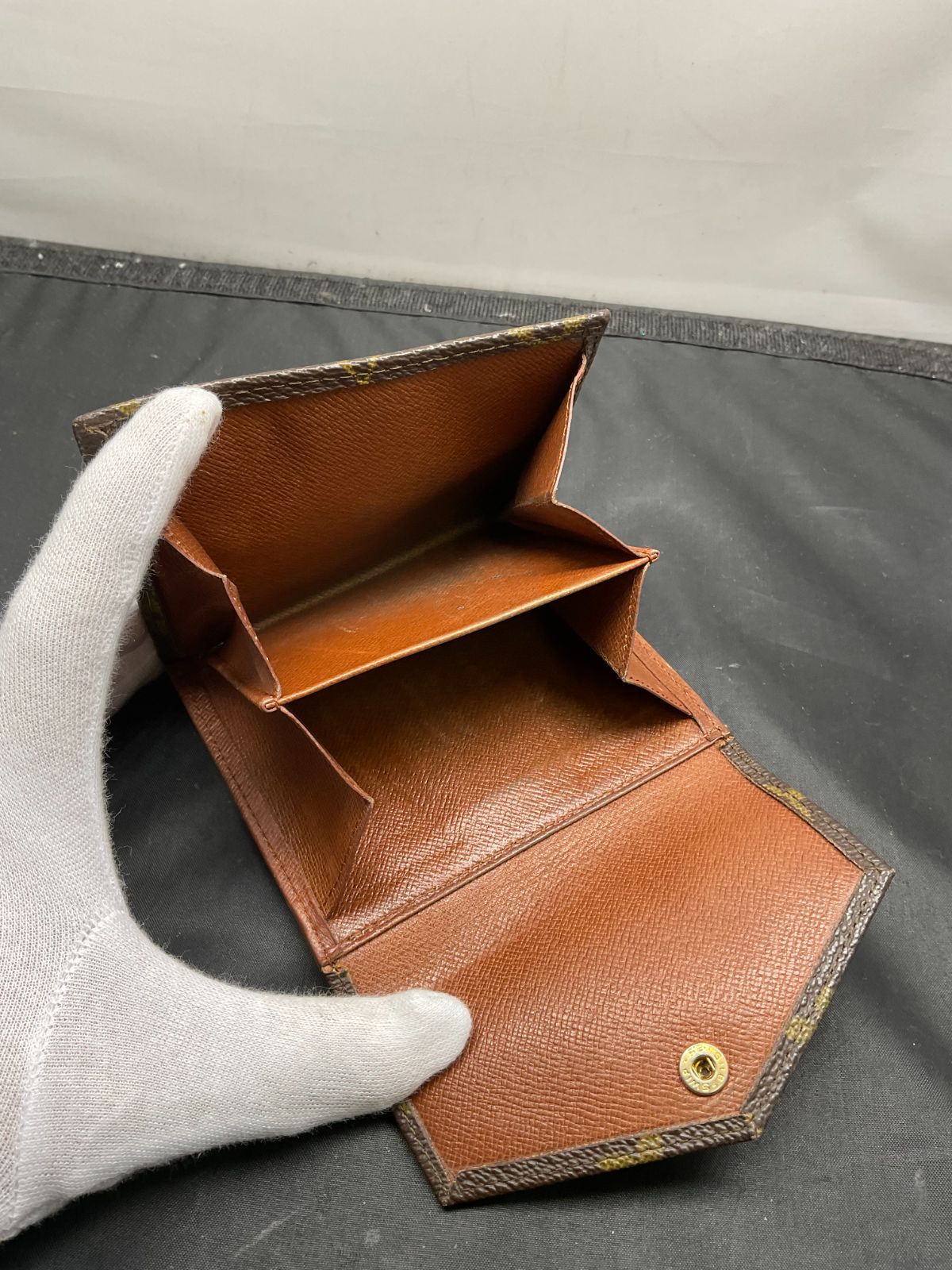 CELINE 三つ折り財布 /ブラウン スモール トリフォールドウォレット CELINE セリーヌ 三つ折り財布 トリオンフ スモールトリ