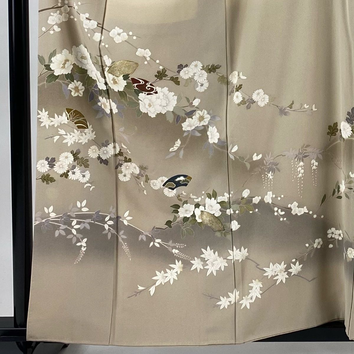 お召 身丈152.5cm 裄丈64cm M 袷 草花 荒磯 ピンクベージュ 正絹 美品  