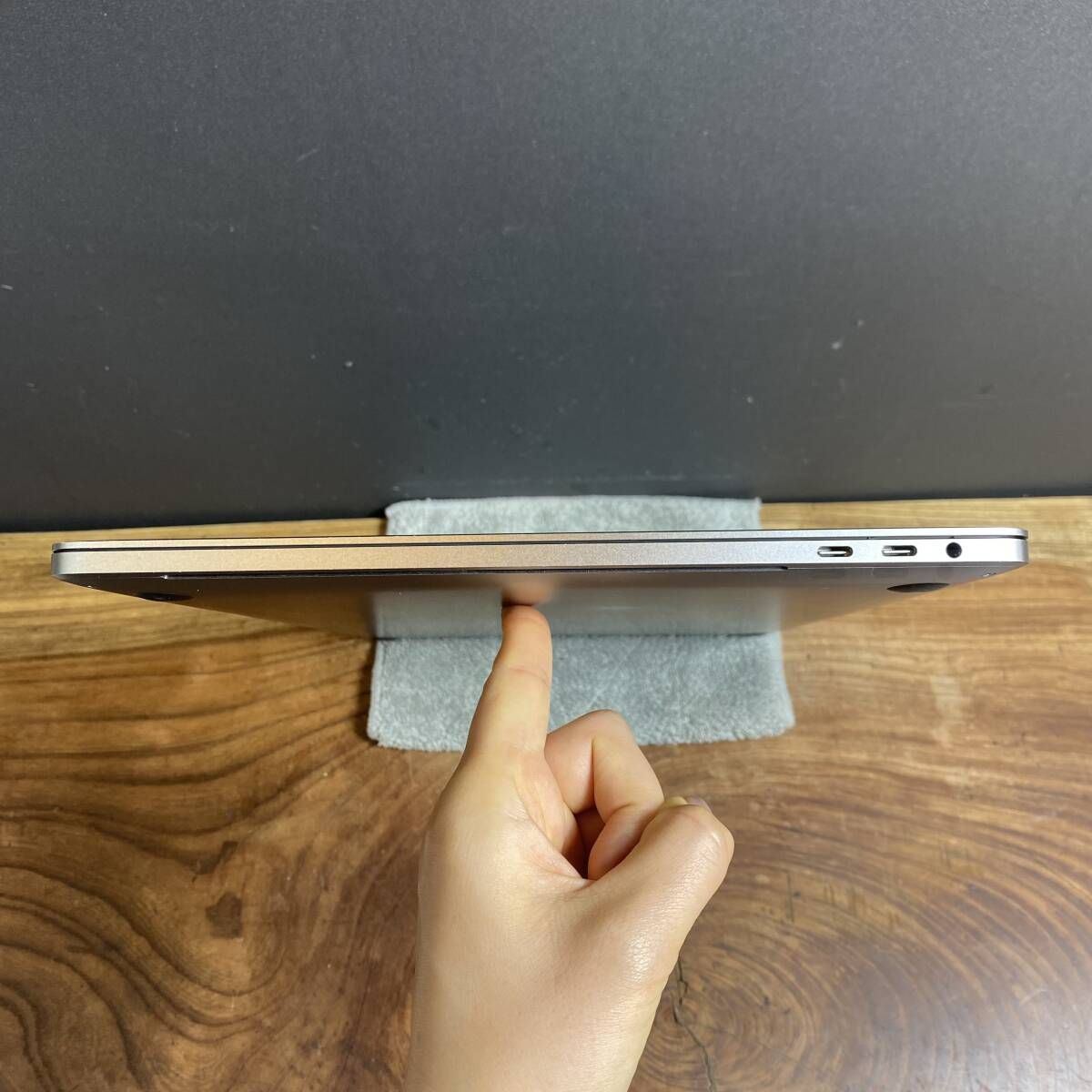 新品バッテリー/美品］Apple MacBook Pro 15inch 2019/Core i9 2.4GHz