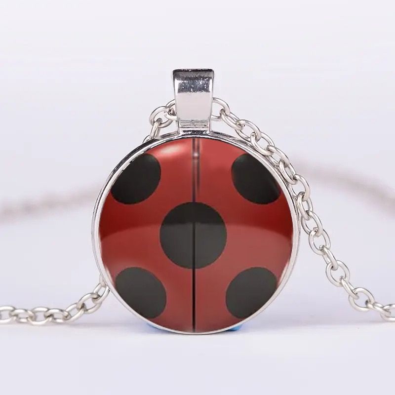 新品てんとう虫 ネックレス 新品】UNOAERRE K18てんとう虫モチーフ
