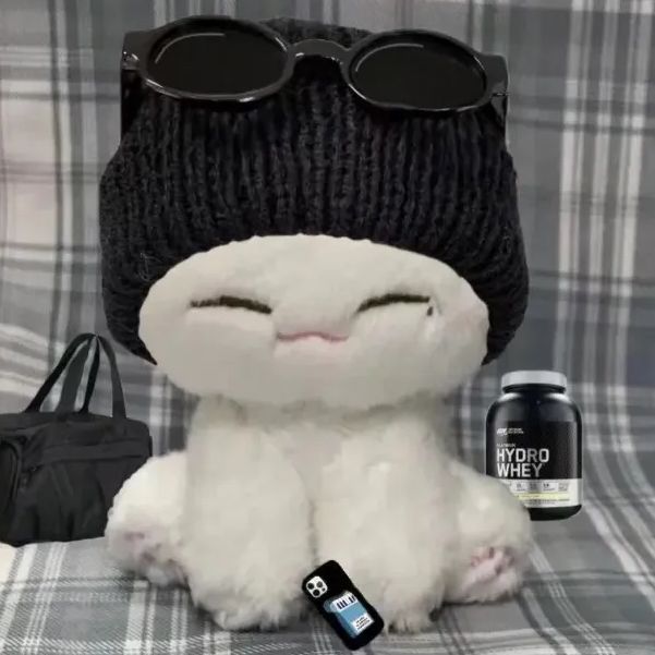 ウジ　ぬいぐるみ　10cm 新品　マスター　セブチ ウジ ぬいぐるみ 10cm 新品 マスター セブチ seventeen - メルカリ