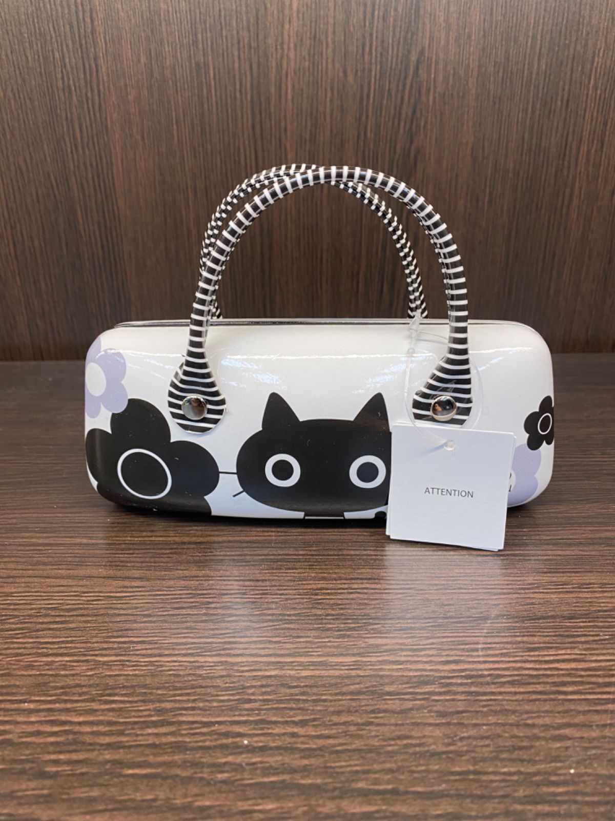 お買い得品 新品 メガネケース 黒猫ちゃん ハード バック型 可愛い aob