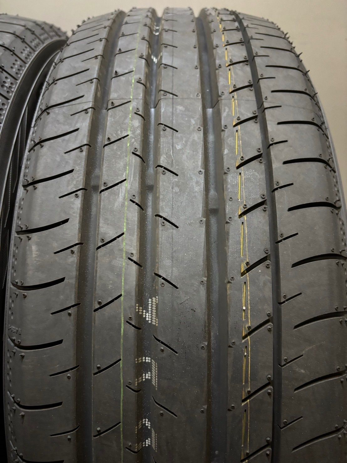 ☆新車外し品 195/50R19 YOKOHAMA/BluEarth-GT 25年製 夏タイヤ サマー