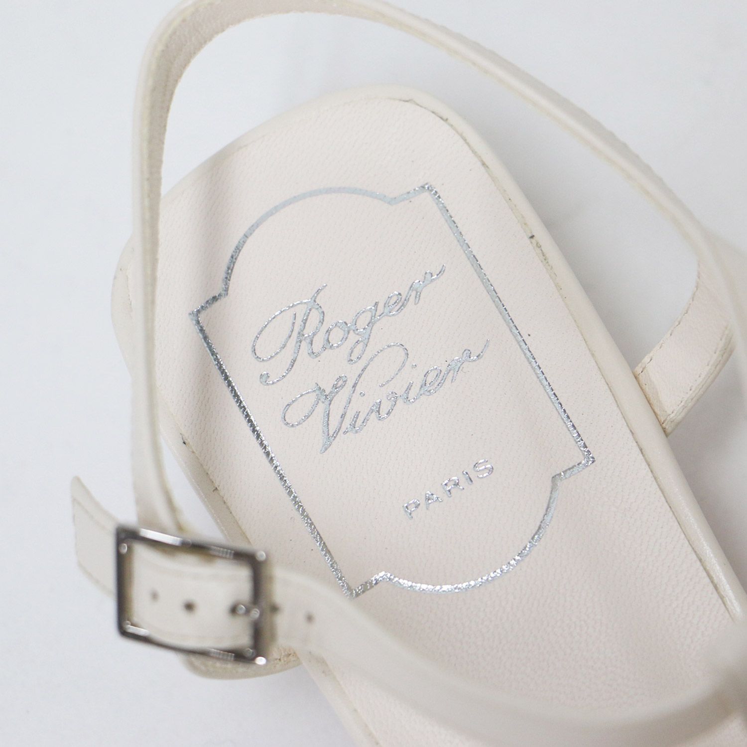 ロジェヴィヴィエ メタルバックルサンダル ミュール　ホワイト 極美品36.5㌢ Roger Vivier ロジェ ヴィヴィエ サンダル ホワイト 白 サイズ