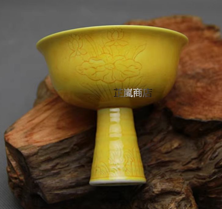 彫荷柄高足杯 磁器 家具 中国茶器 置物 現代工芸品 美術品 彫荷柄高足杯 磁器 家具 中国茶器 置物 現代工芸品 美術品
