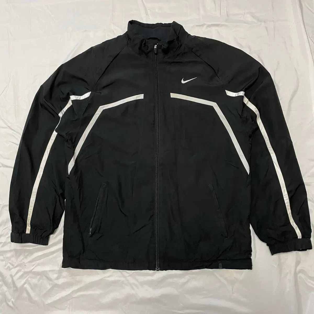 Nike(ナイキ） 黒 ウインドブレーカー 2xl （ 110 ）