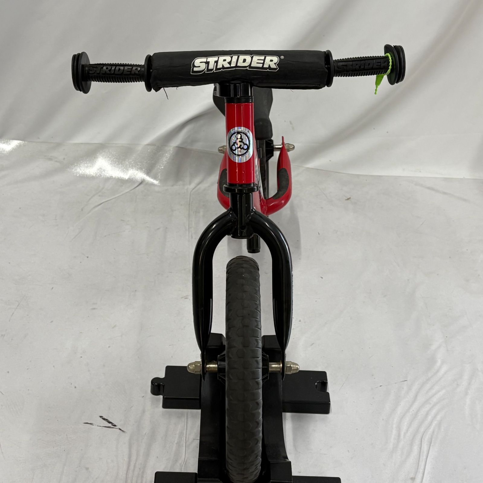 美品 大人気カラー STRIDER ストライダー スポーツ 12インチ