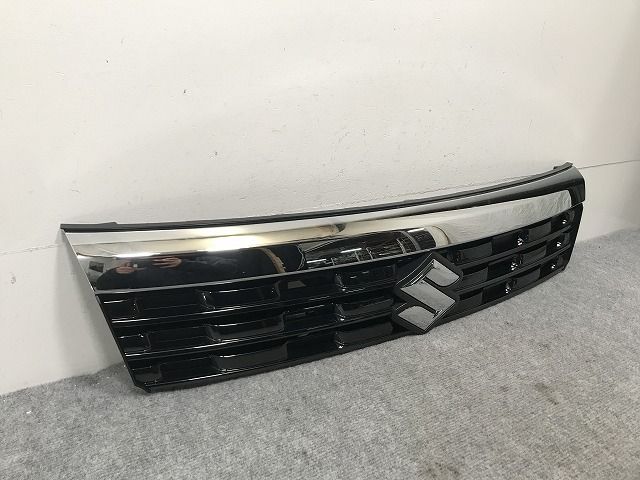 車 スペーシアカスタム MK53S ラジエータアッパグリル