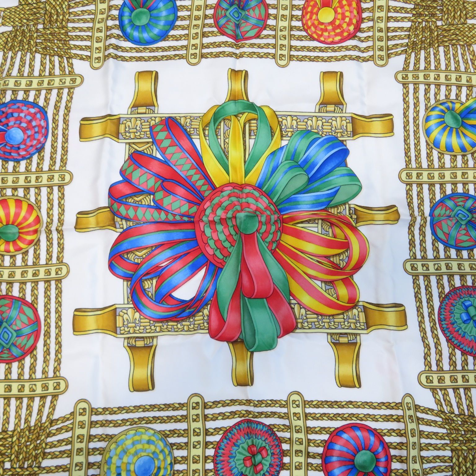 HERMES エルメス カレ90 スカーフ LES RUBANS DU CHEVAL 『馬のリボン