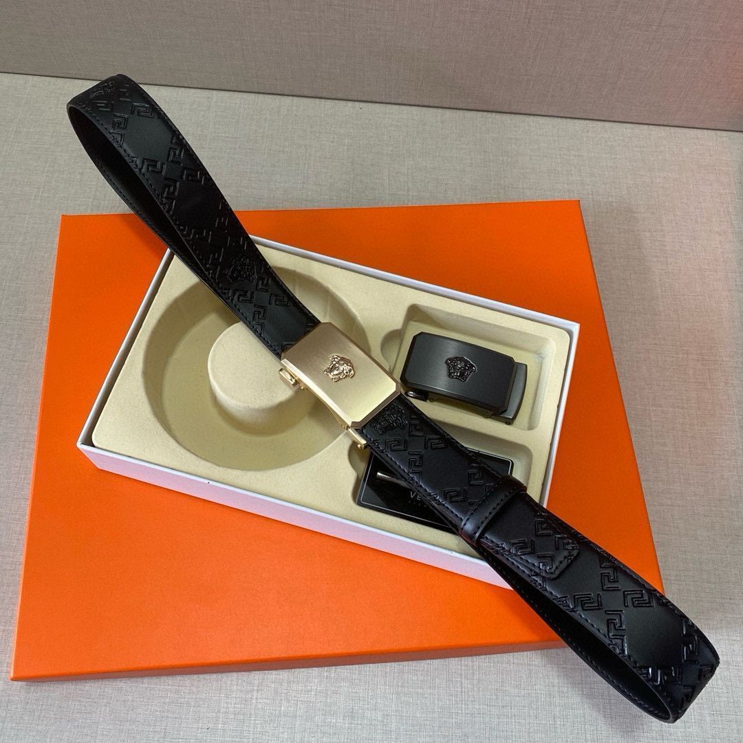 お買い得！！★ ヴェルサーチェ ★ レザーベルト 本日特価] ヴェルサーチ Versace 高級レザー ベルト＆バッグ