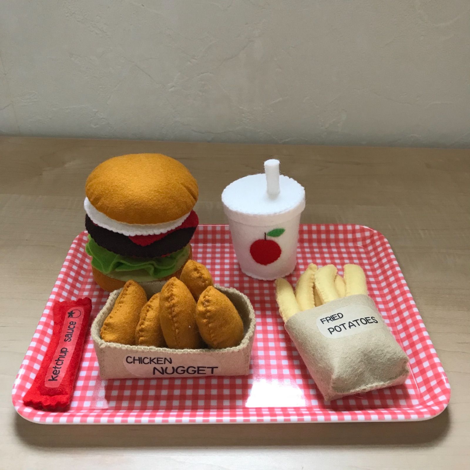 フェルトままごと ハンバーガーセット - メルカリ ハンバーガー屋さん