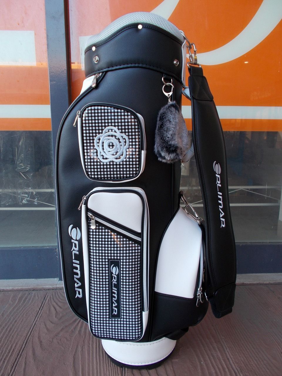 ゴルフバッグ 軽量 美品 美品 希少PUMA スタンド式キャディバッグ 軽量
