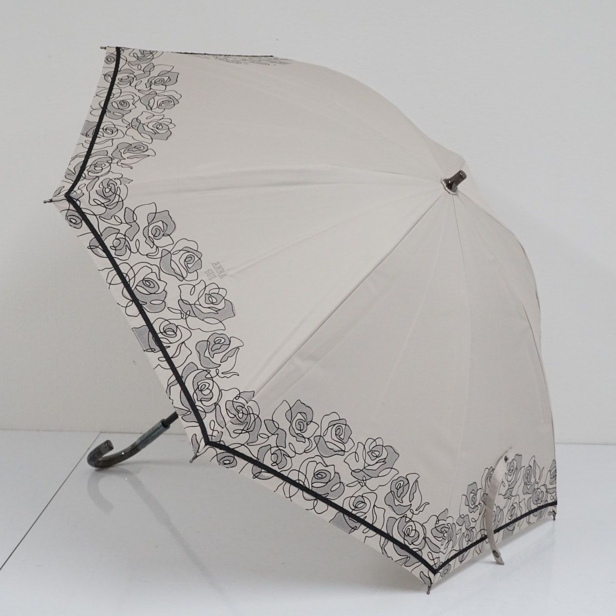ANNA SUI アナスイ 晴雨兼用日傘 USED美品 ロゴ刺繍 フラワー