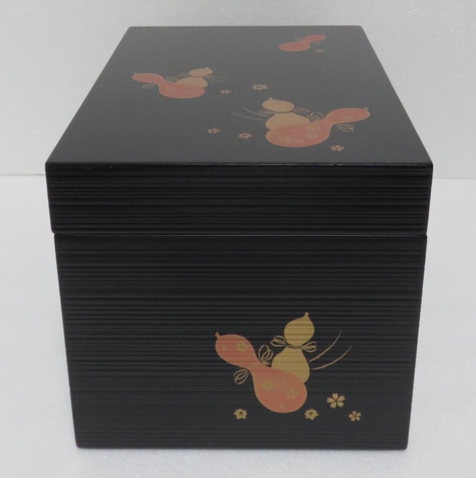 未使用 茶道具 木製 ひさご 弁当 千筋 梅蒔絵 内黒 5客揃え 懐石道具 紙箱 kaisekidoug-88.jpg?v=1742889974