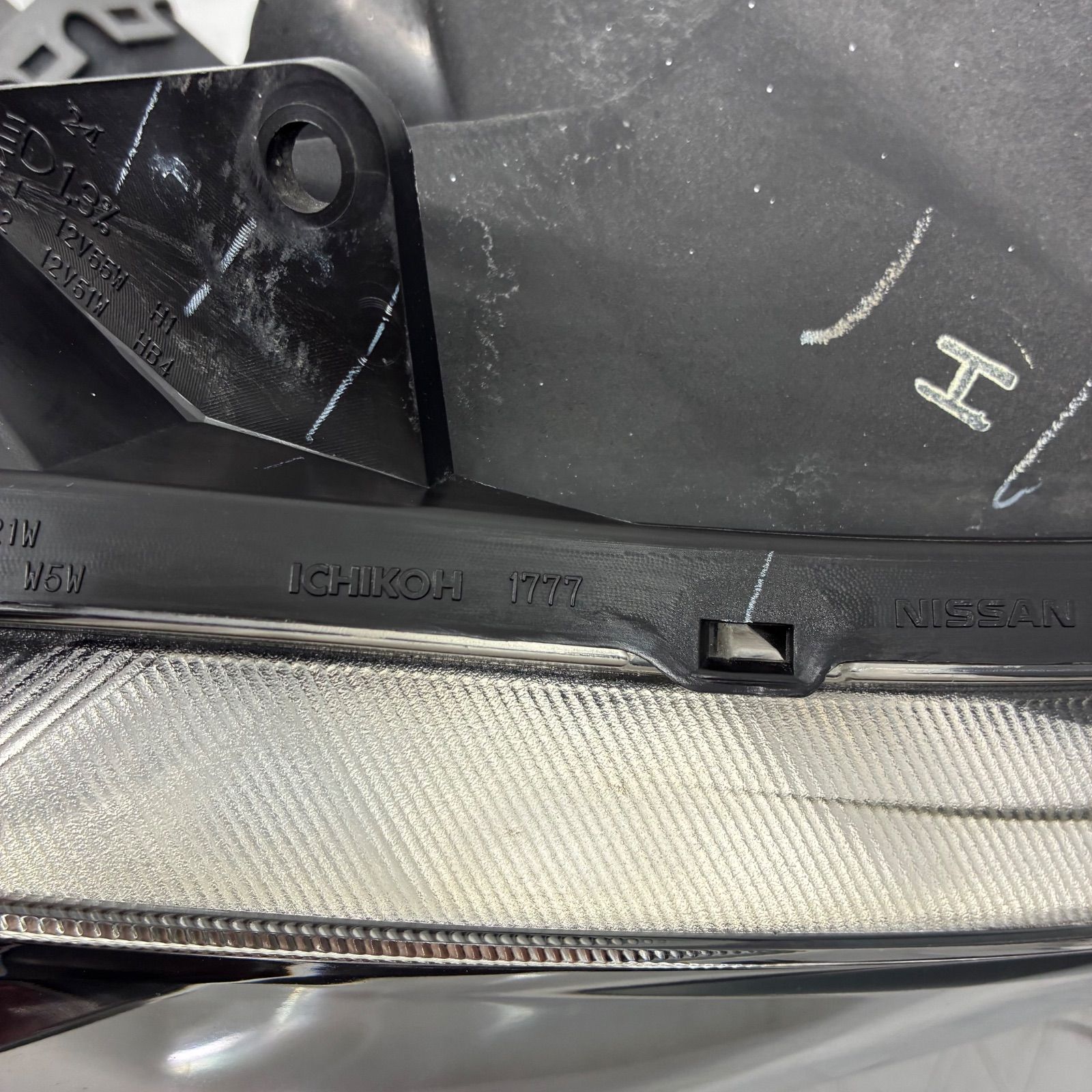 コーティング済 日産 JY12 Y12 ウイングロード ヘッドライト ランプ レンズ 右側 運転席側 R ハロゲンICHIKOH 1777 印字 H P71547 FFCRYSTALESIA_COM