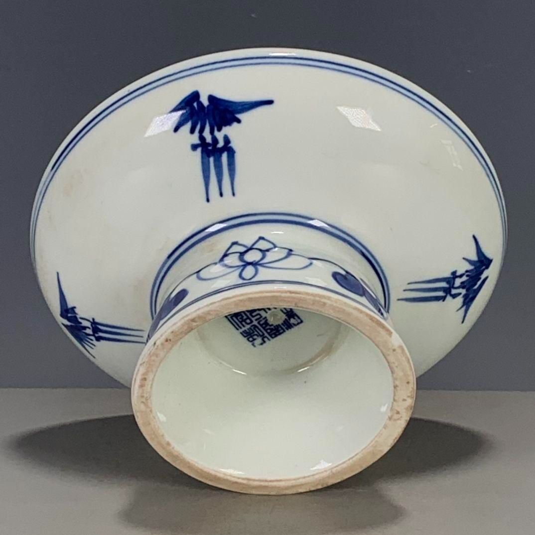 中国美術品  青花釉里  紅蓮花  高足果皿  置物 中国美術品 青花釉里 紅蓮花 高足果皿 置物 - メルカリ