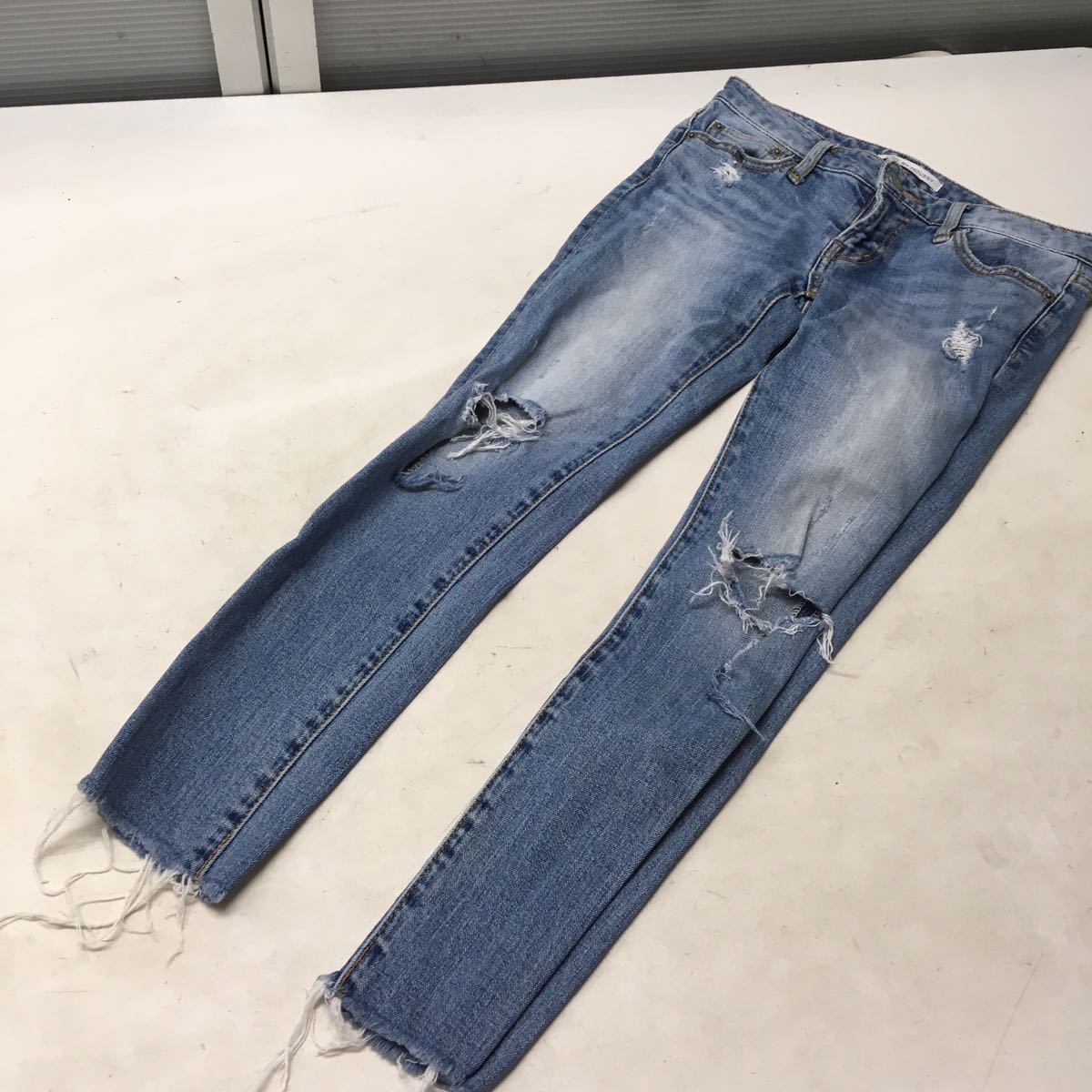 送料無料☆AZUL by moussy アズールバイマウジー☆ダメージデニム 