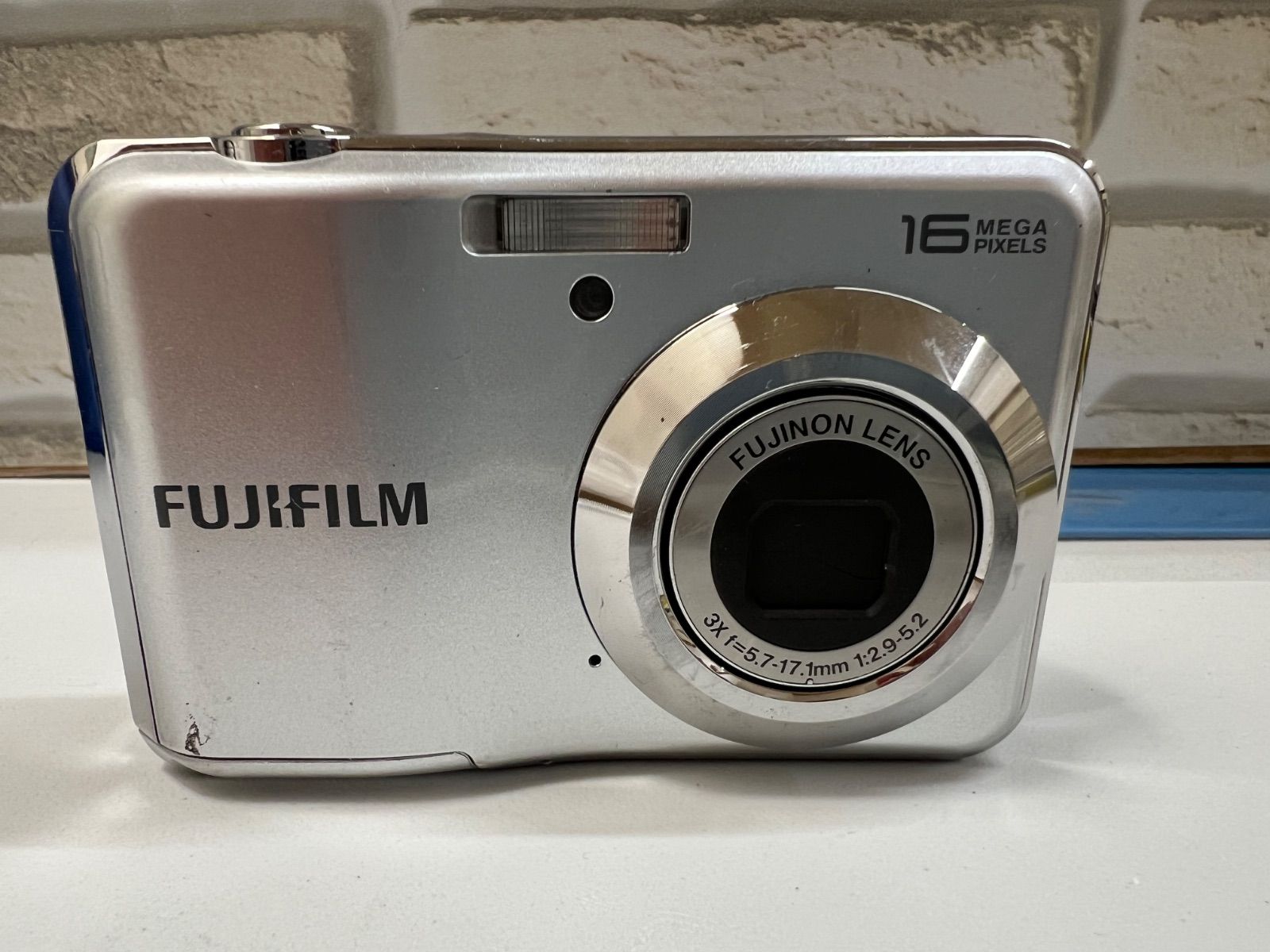 O5-83 FUJI FILM | 富士フイルム デジタルカメラ Fine Pix AV250